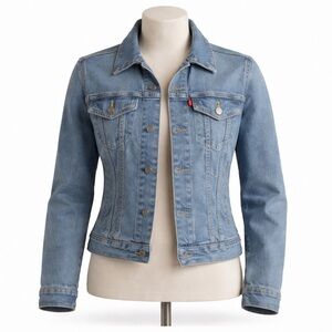 Levi’s Original Trucker Jacket Women’s M Light Wash Denim